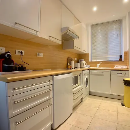 Ferrie T2 A Apartment